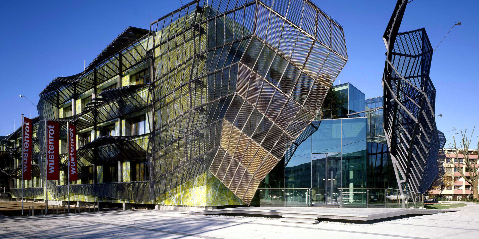 Außenaufnahme der Wüstenrot Zentrale in der Salzburger Alpenstraße 70